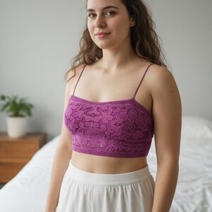 Elegant Lace Bandeau in Rich Purple